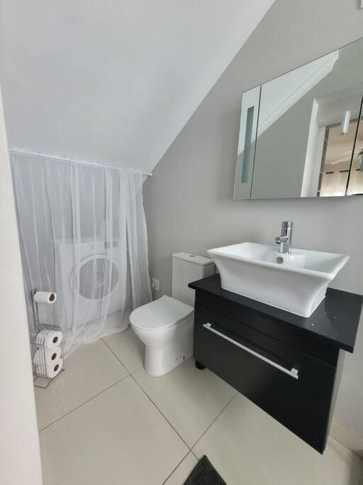 Apartamento Downstairs @38 Port Elizabeth